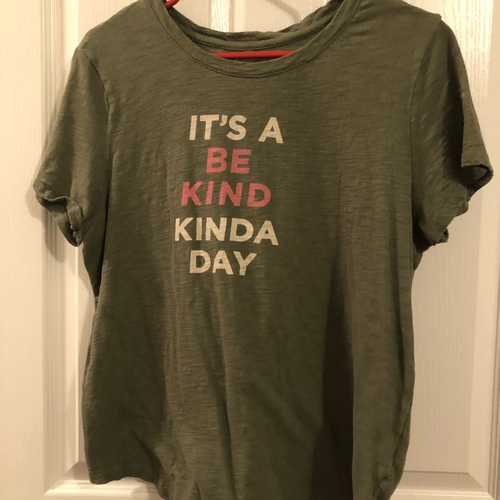 L Old Navy Graphic Tee